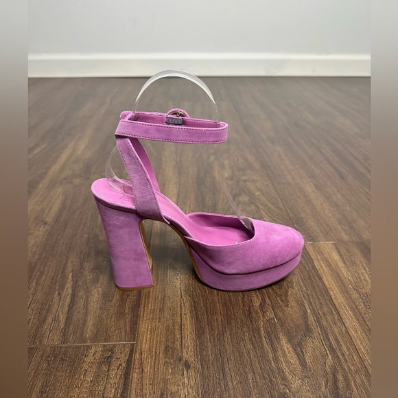 Alexandre Birman Vita Suede Ankle-Strap Platform Pumps - Picture 10 of 11